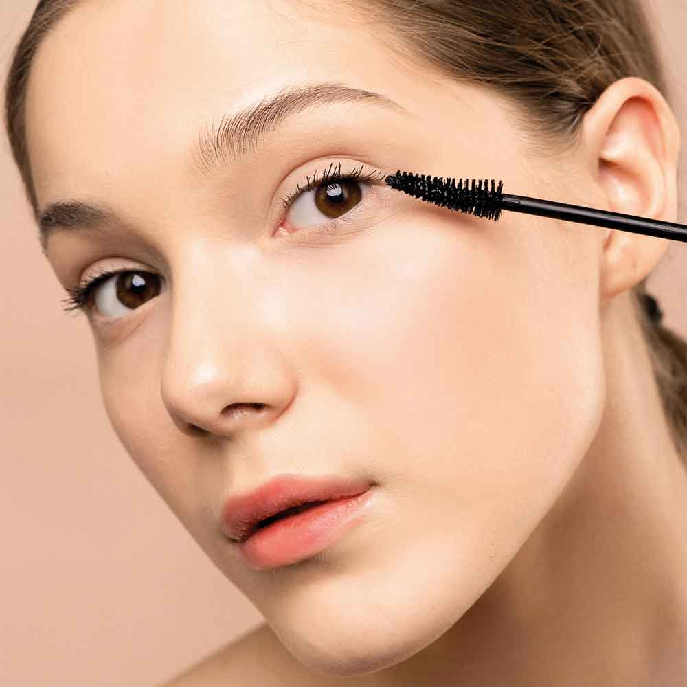 pestanas-ojos-labios-y-unas